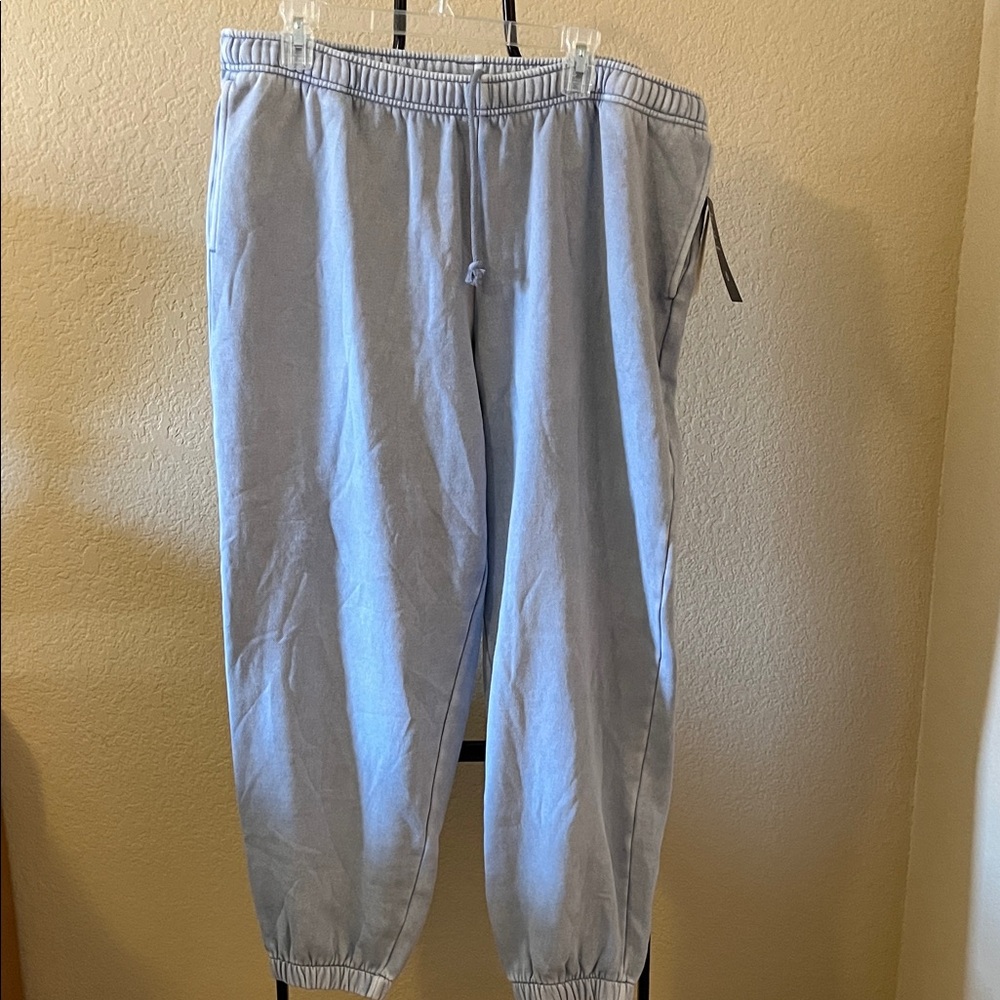Universal Thread Leisure Studio Mid-Rise Fleece Essential Joggers